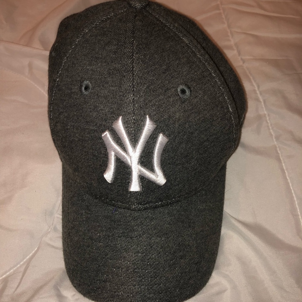 Grey New York Yankees Ball cap